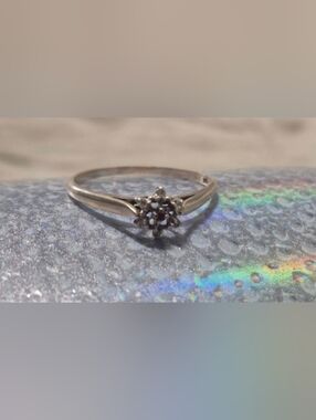 10k Gold Snowflake Cluster Ring - With Red Ingot